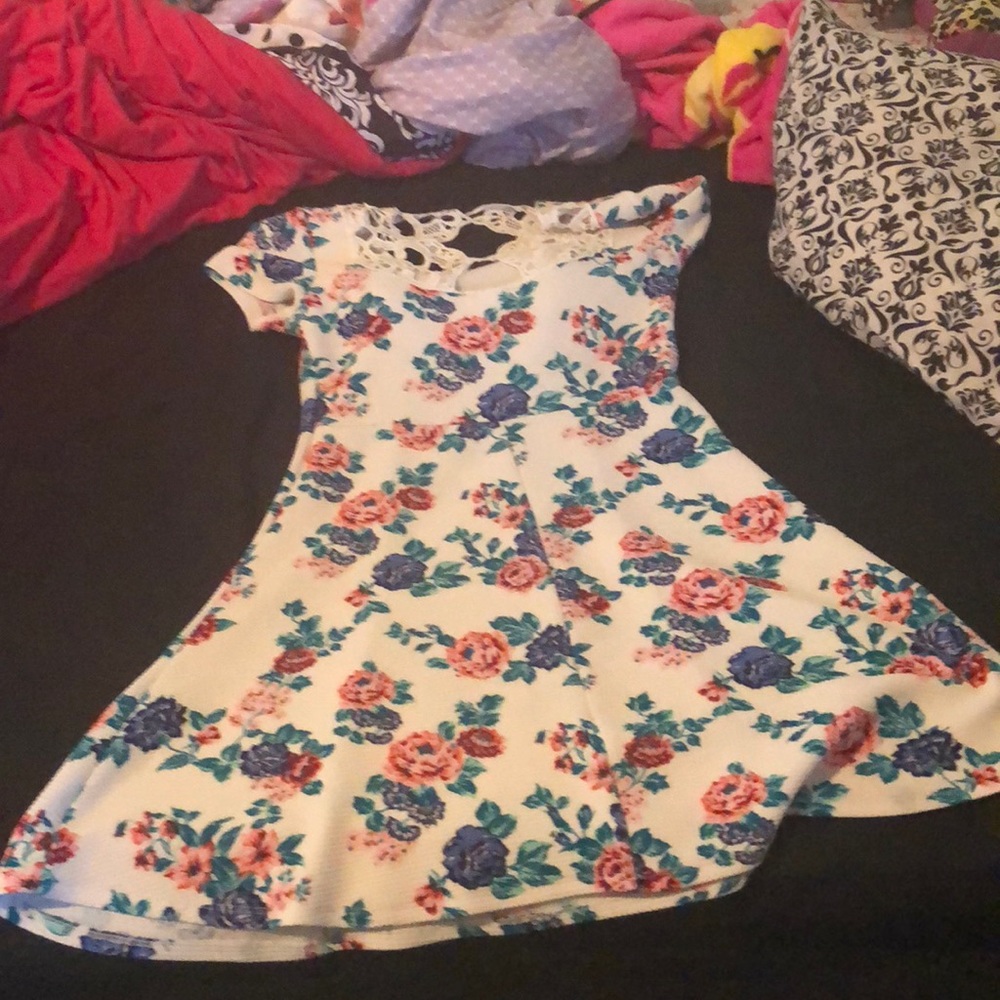 Dress - Picture 2 of 2